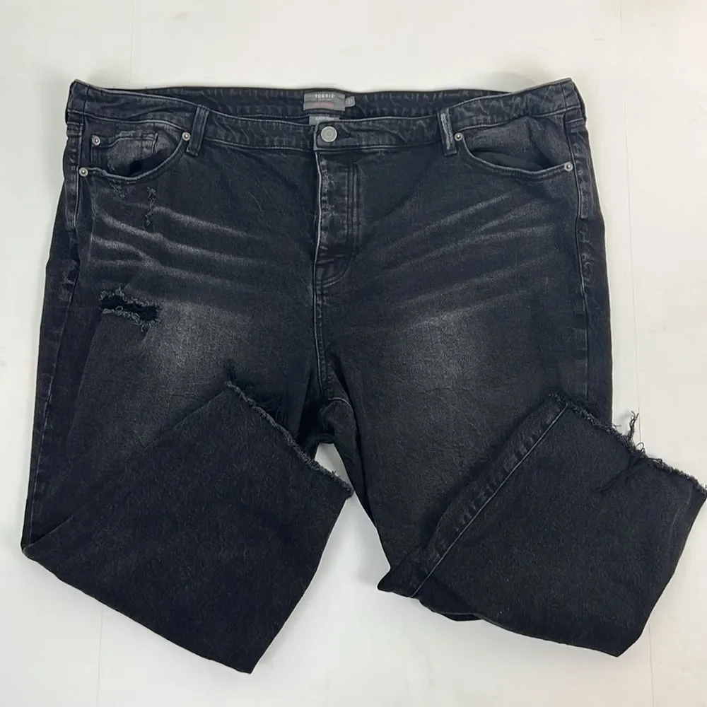 Torrid Crop Boyfriendnd Dark Wash Distressed Classic Denim Women’s Size 26